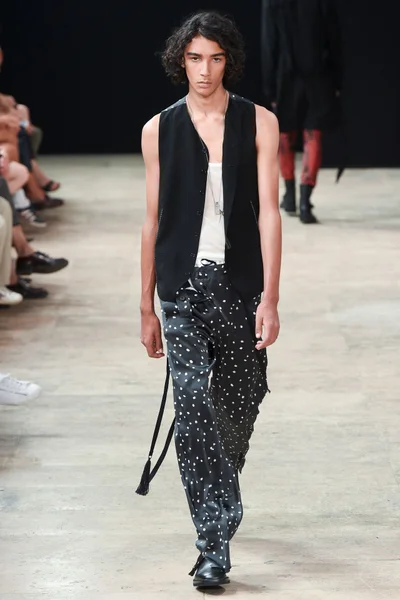 Look 32